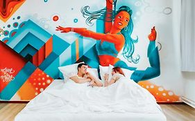 Amsterdam Teleport Hotel - Free Parking